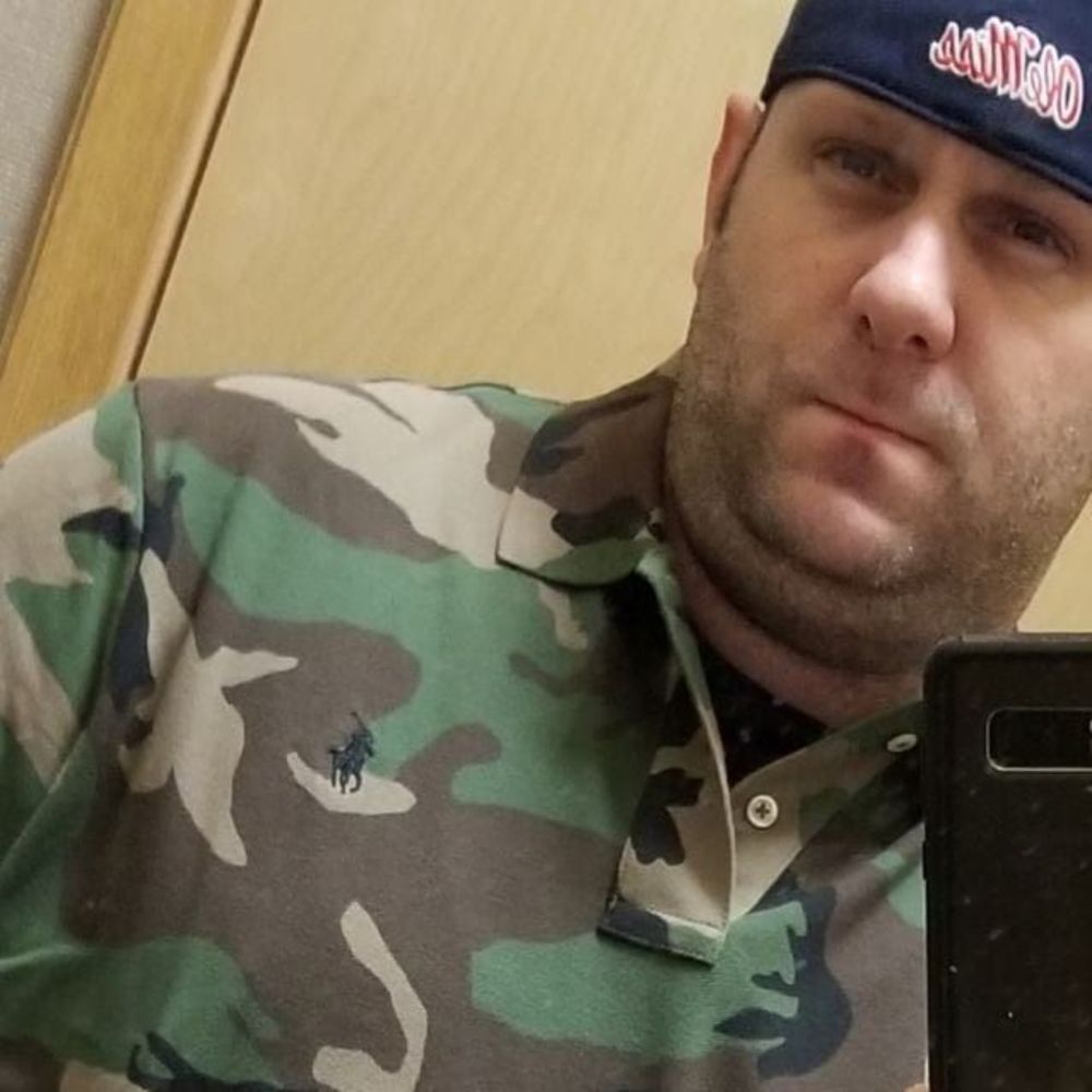 Meet your Posher, Dustin